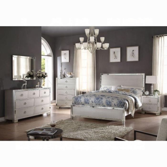 Voeville II Queen Bed