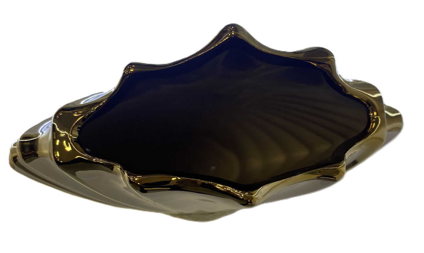 White & Gold Ribbed Fan Vase